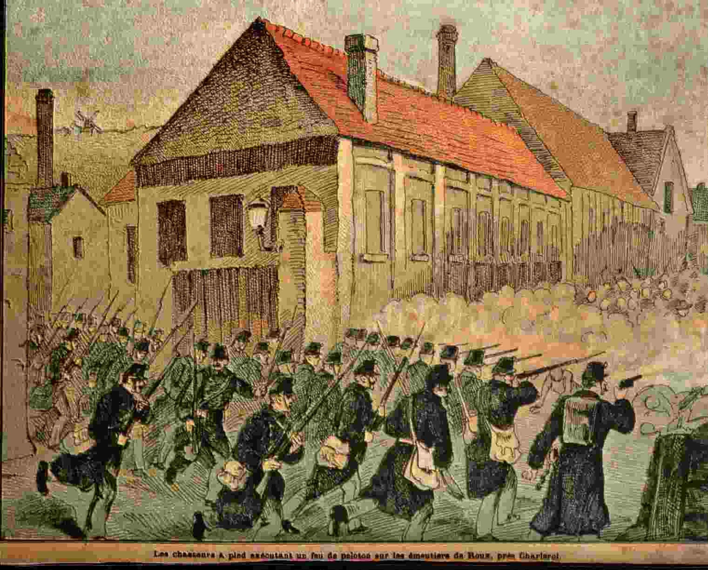 Intervention des chasseurs à pied contre les manifestants à Roux (auteur inconnu).La révolte ouvrière qui s’étend à l’ensemble du pays wallon au printemps 1886 connaît une journée particulière le 27 mars : alors que 9.000 soldats sont arrivés à Charleroi par trains spéciaux, une fusillade éclate à Roux, provoquant au moins 12 morts et 12 blessés.